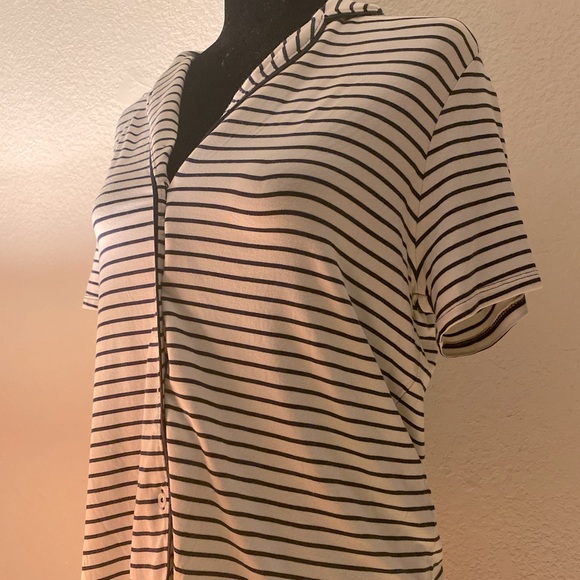 Banana Republic Factory Tops - ⚓️ V-Neck Collared Shirt White with Navy Blue Stripes | Banana Republic ⚓️